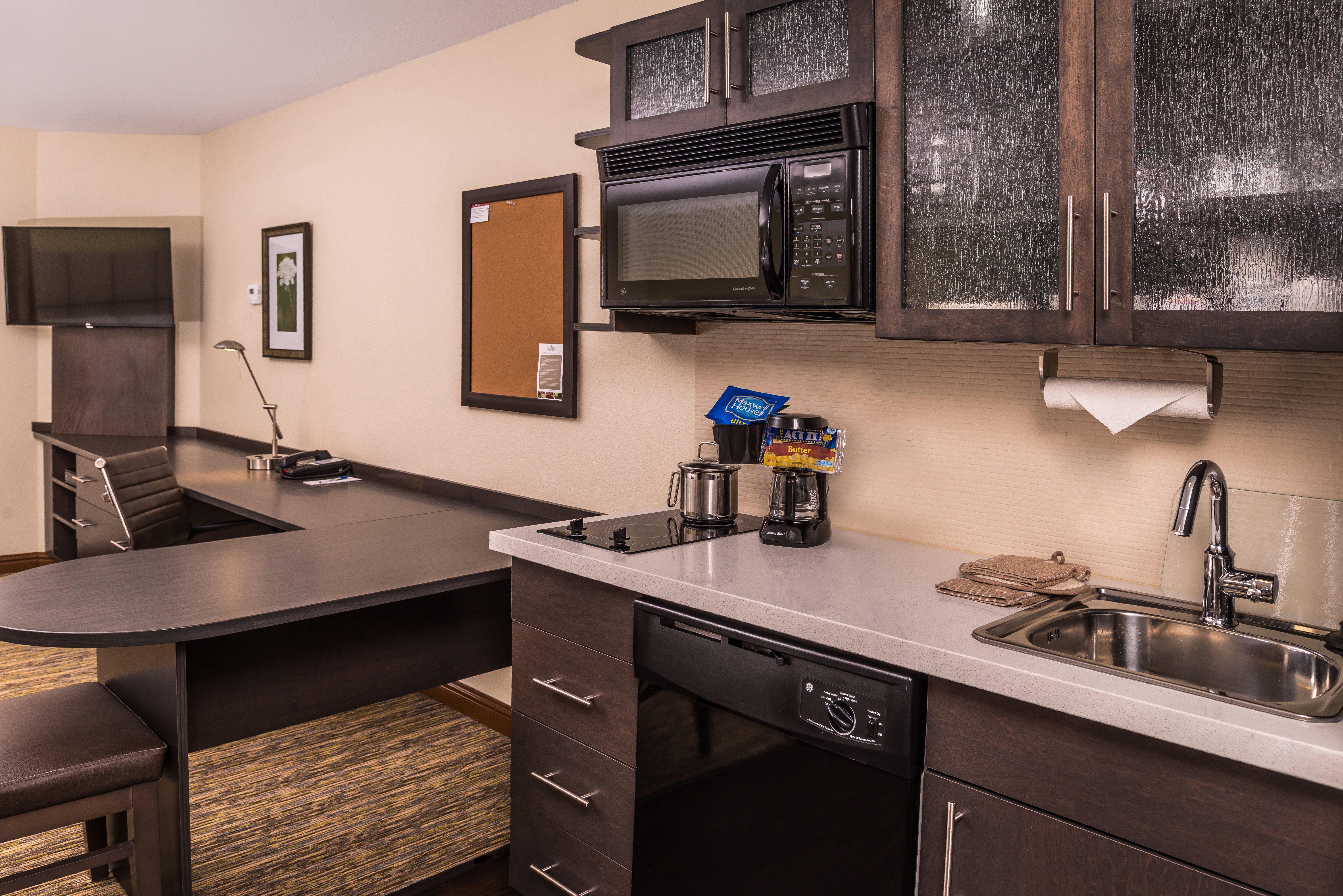 Candlewood Suites - Topeka West By Ihg Bagian luar foto