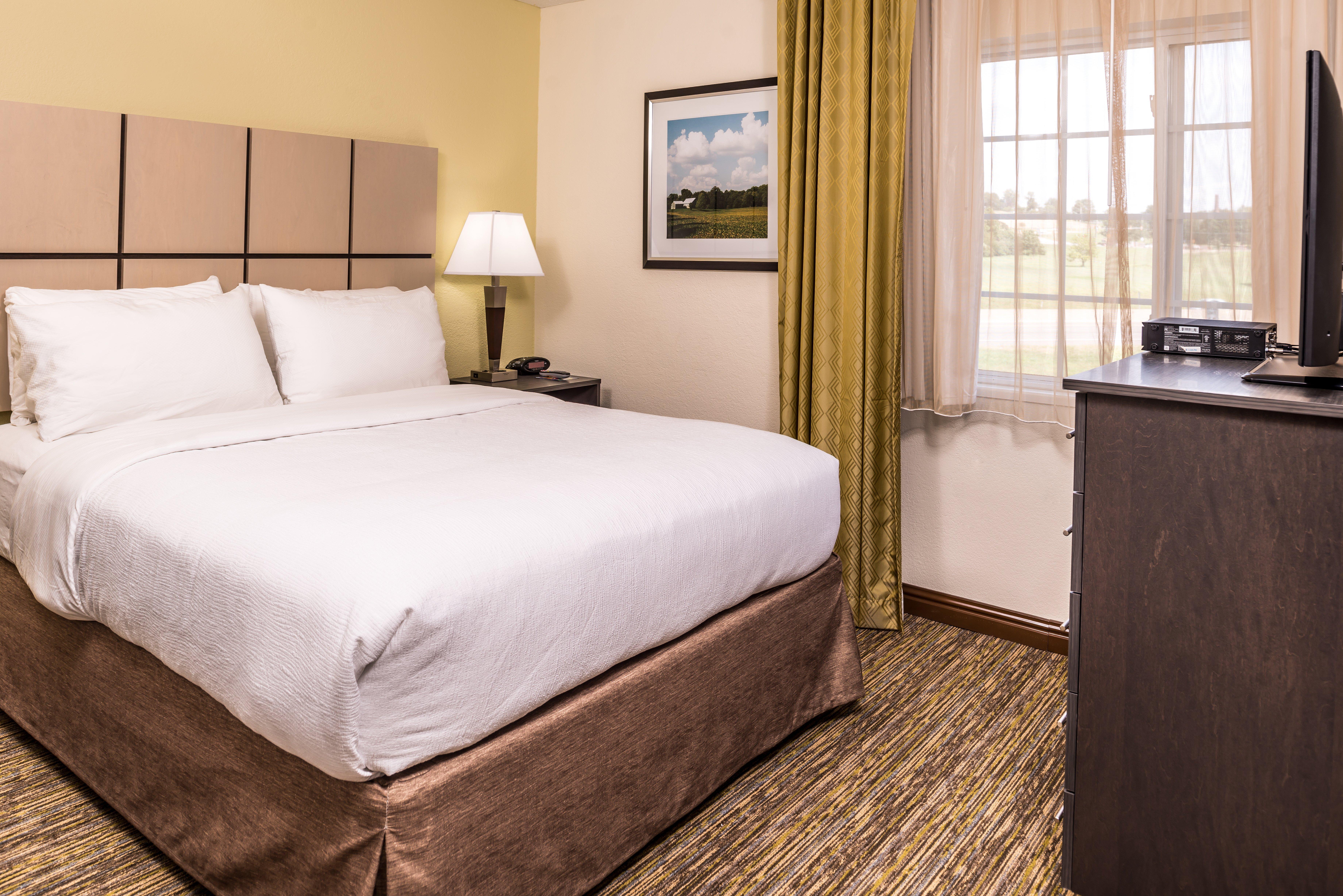 Candlewood Suites - Topeka West By Ihg Bagian luar foto