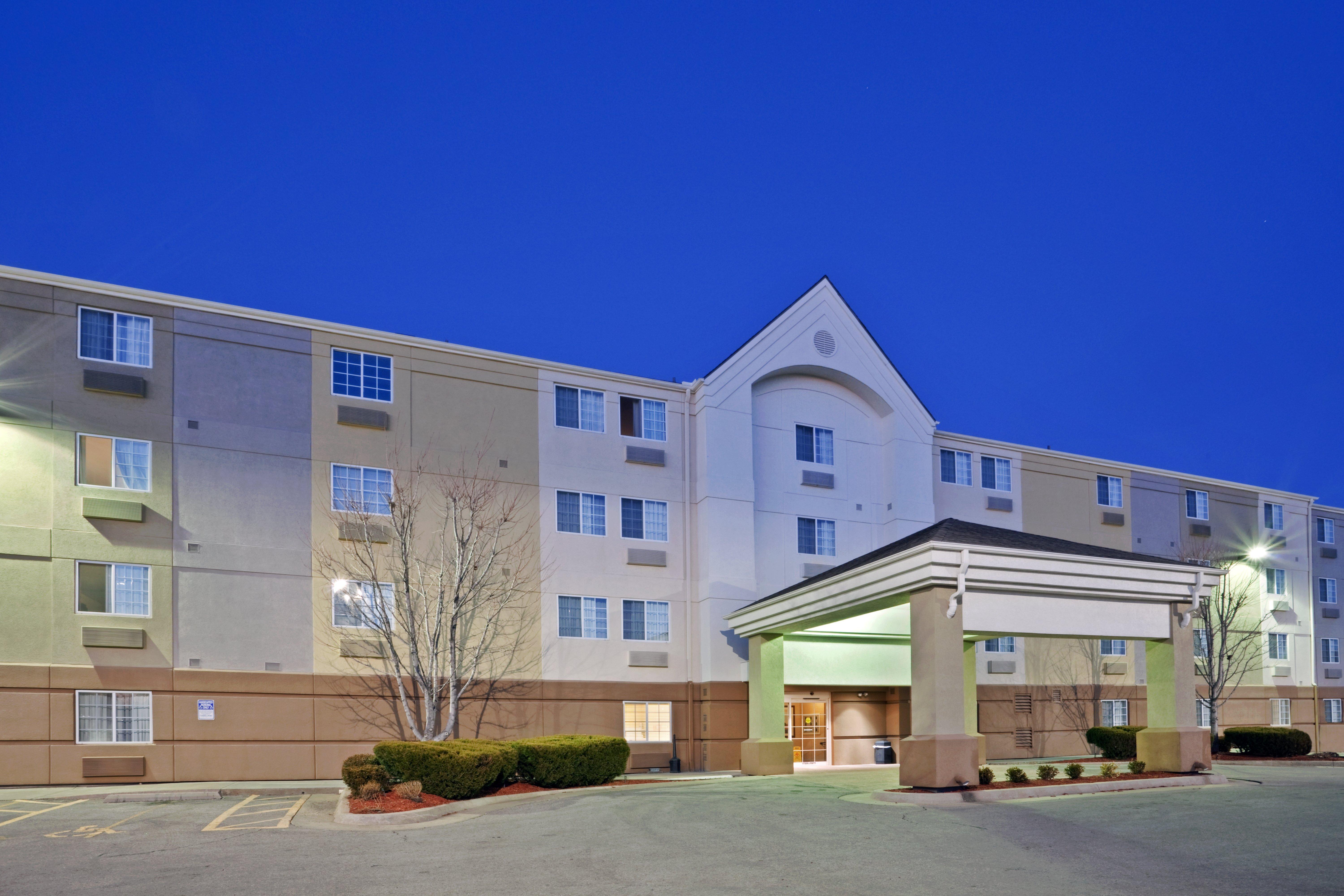 Candlewood Suites - Topeka West By Ihg Bagian luar foto