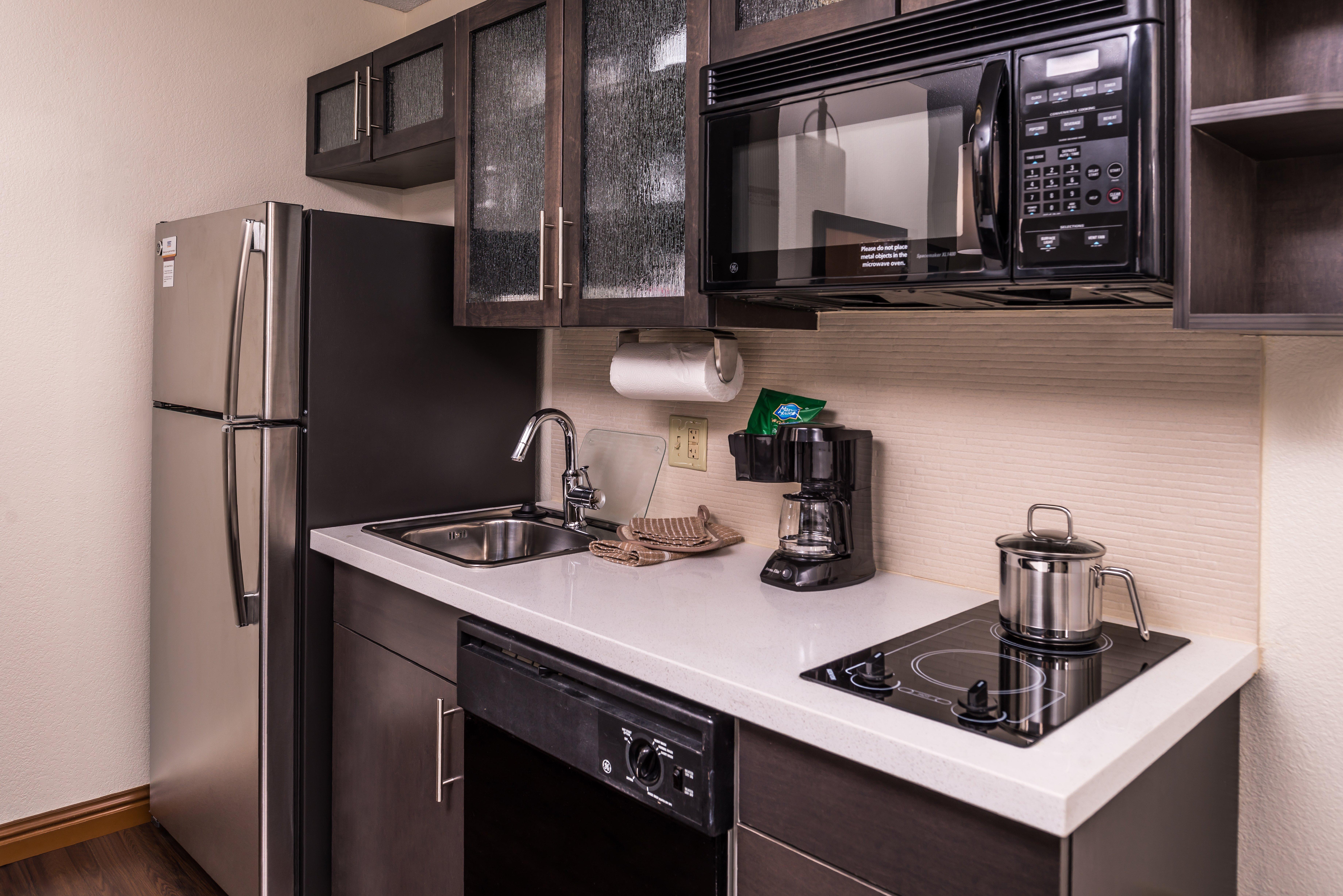 Candlewood Suites - Topeka West By Ihg Bagian luar foto