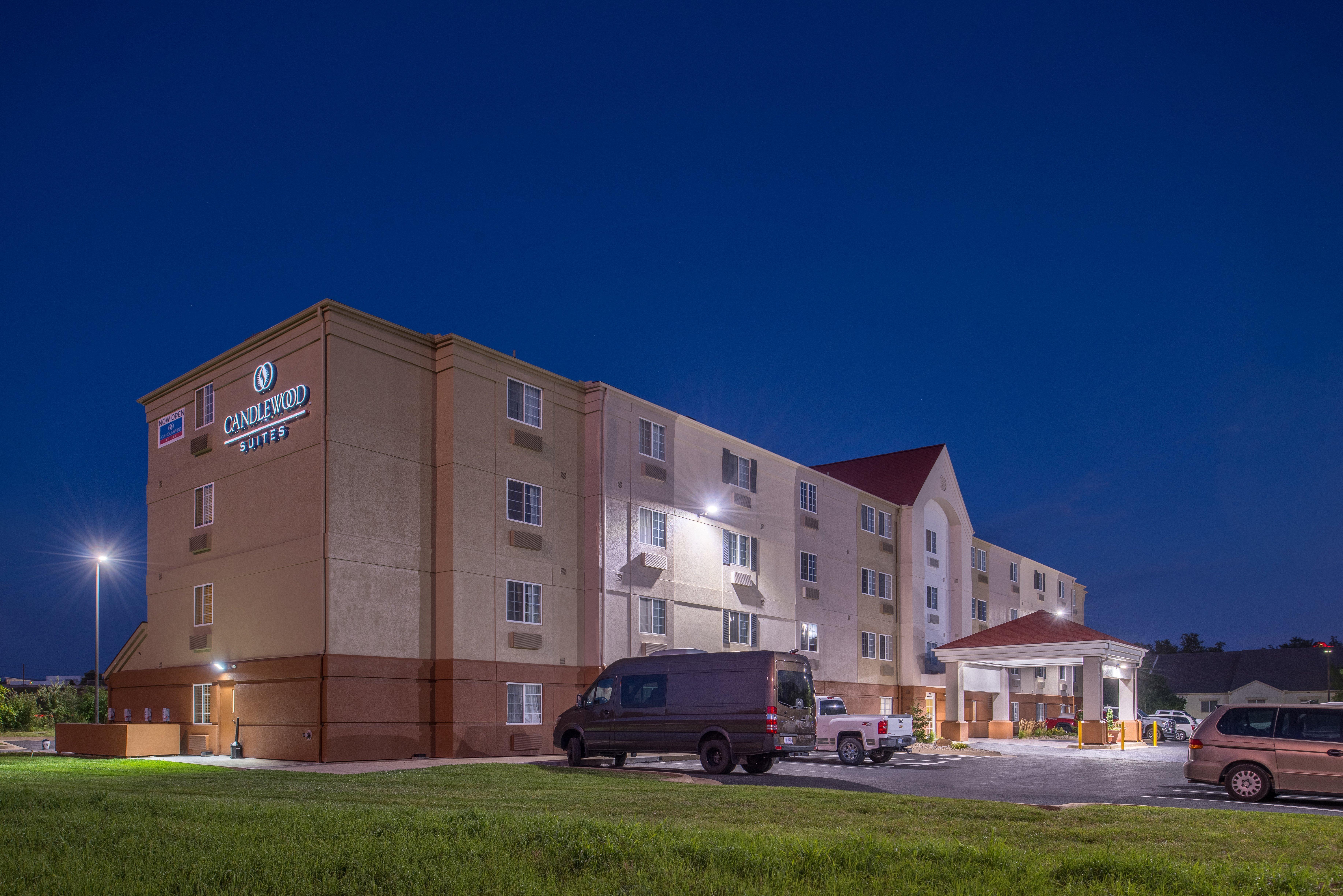 Candlewood Suites - Topeka West By Ihg Bagian luar foto