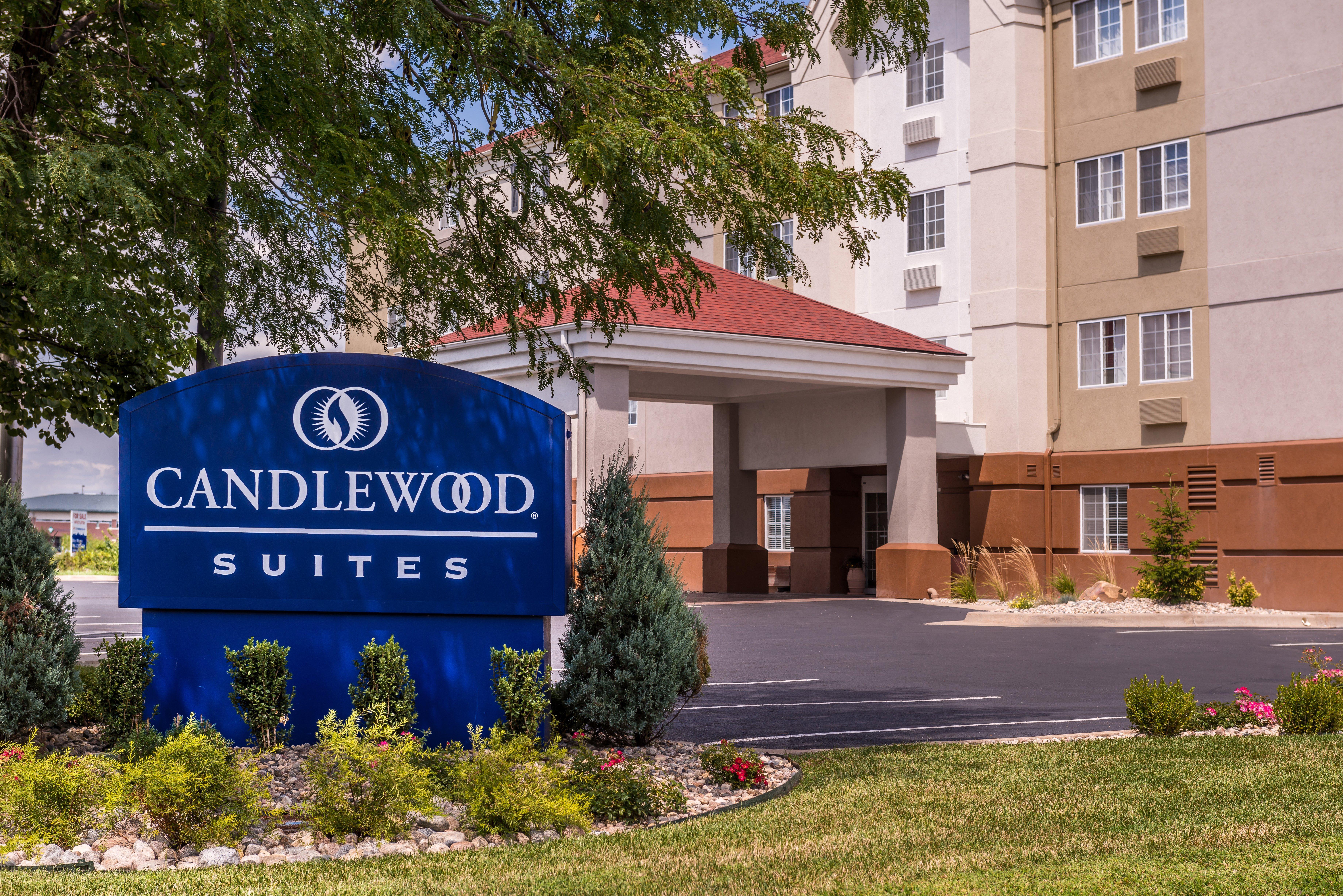 Candlewood Suites - Topeka West By Ihg Bagian luar foto