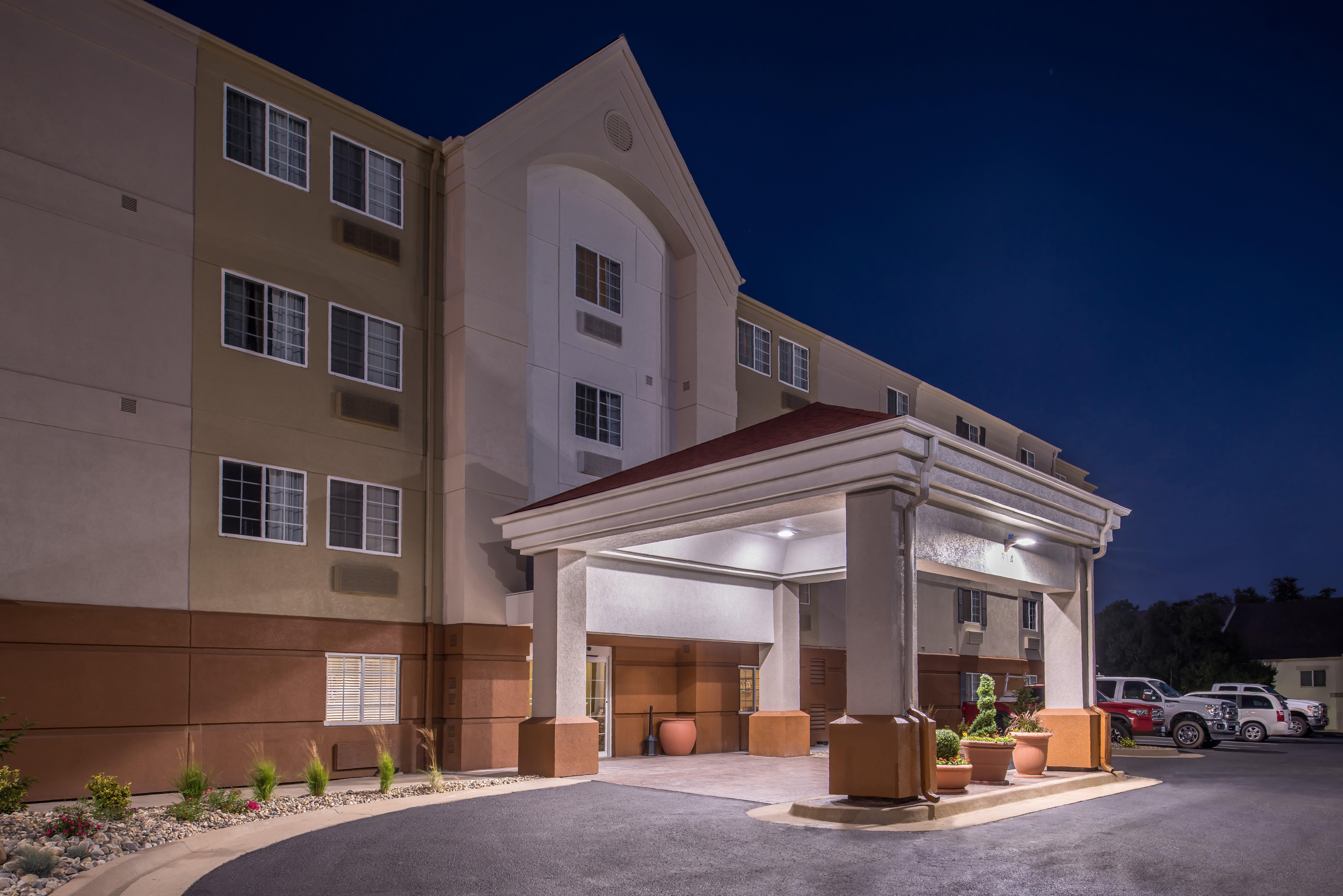 Candlewood Suites - Topeka West By Ihg Bagian luar foto
