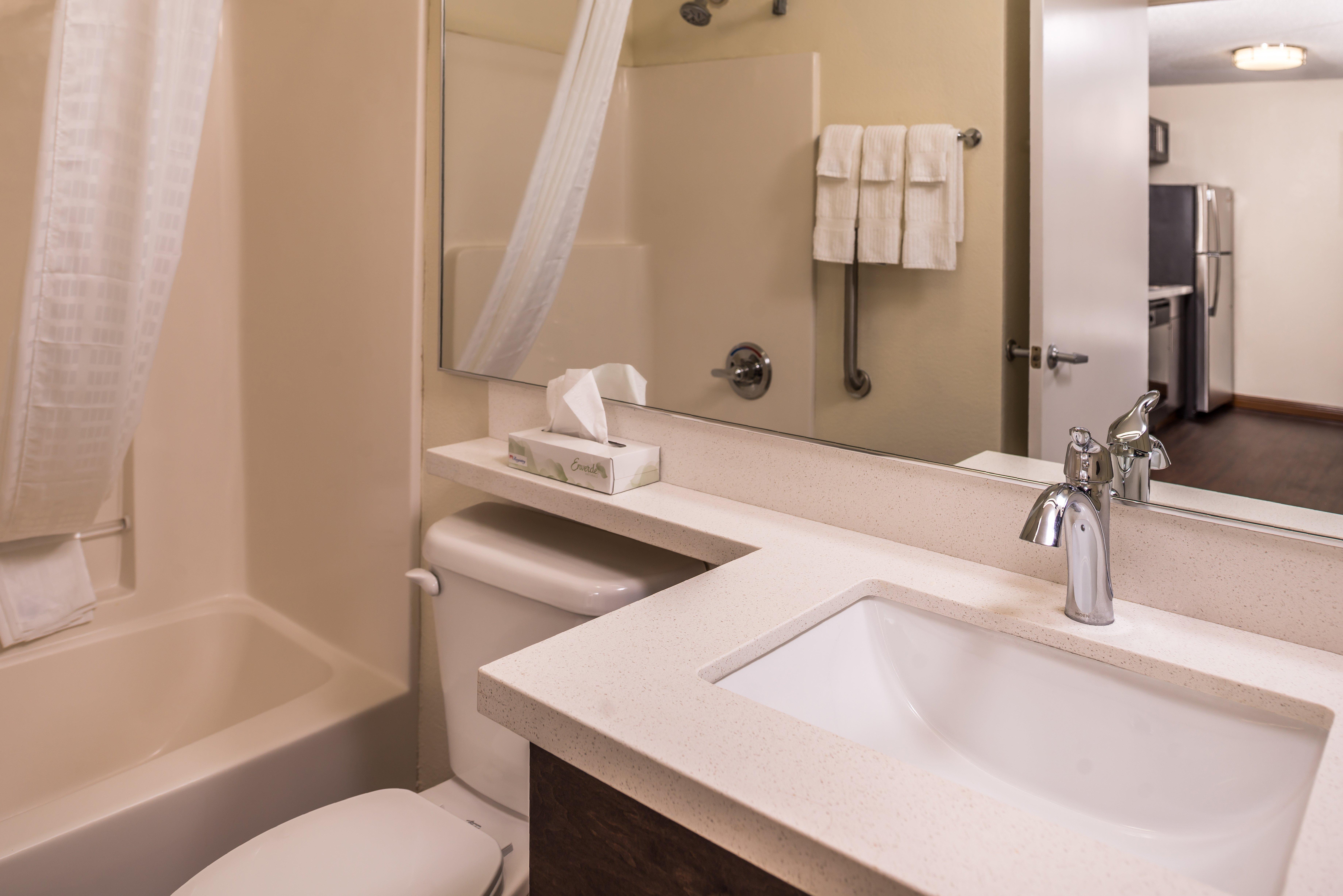 Candlewood Suites - Topeka West By Ihg Bagian luar foto