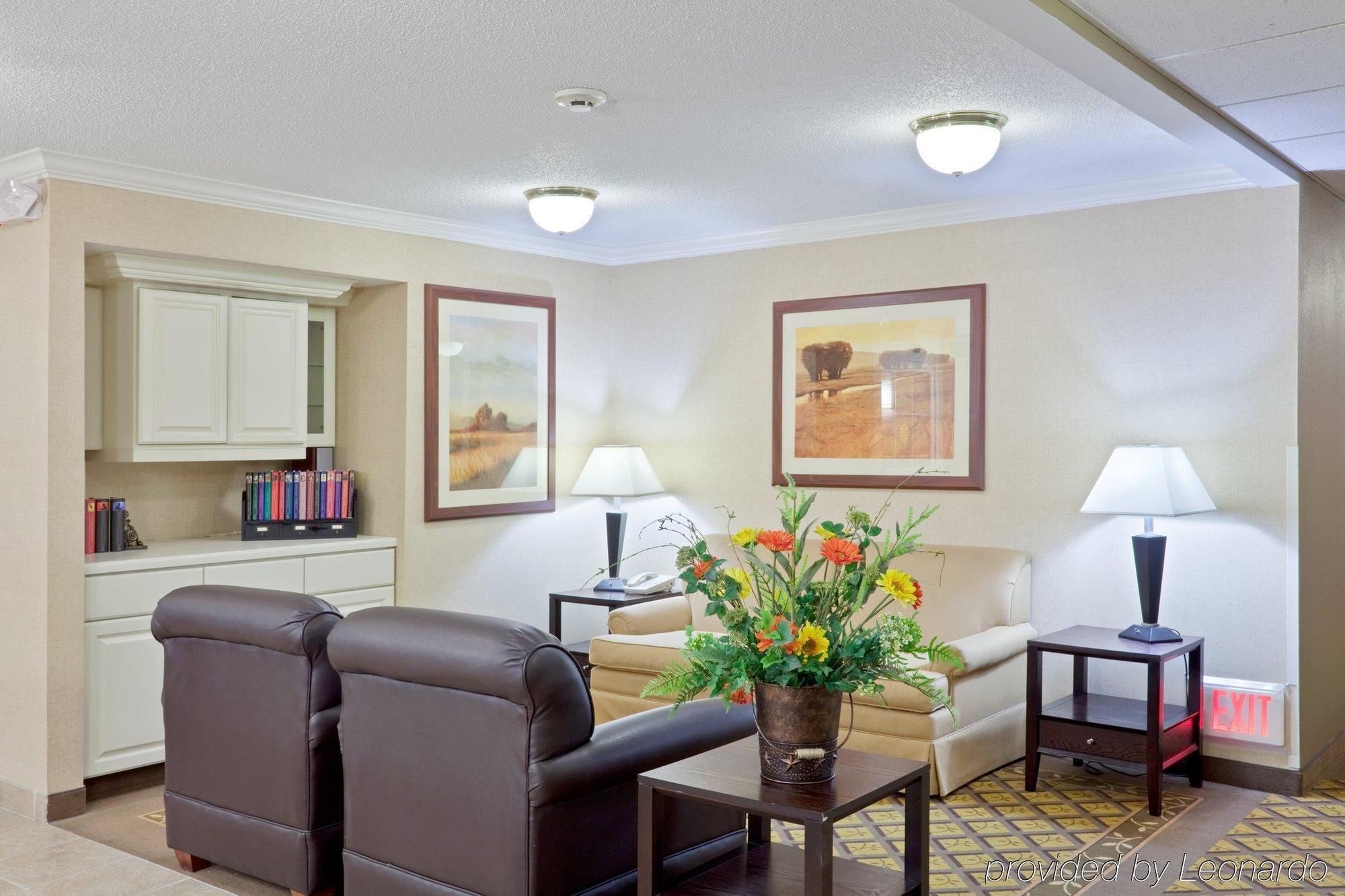 Candlewood Suites - Topeka West By Ihg Bagian luar foto