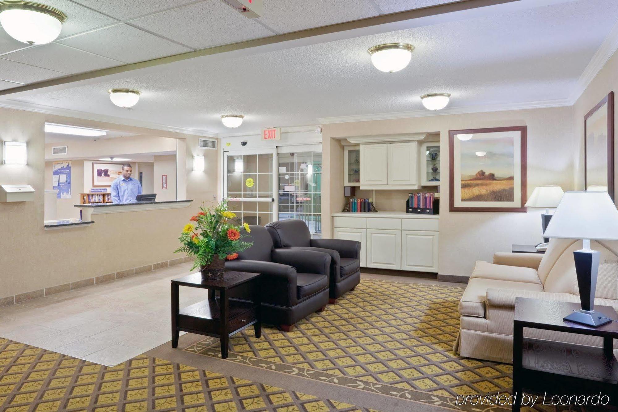 Candlewood Suites - Topeka West By Ihg Bagian luar foto