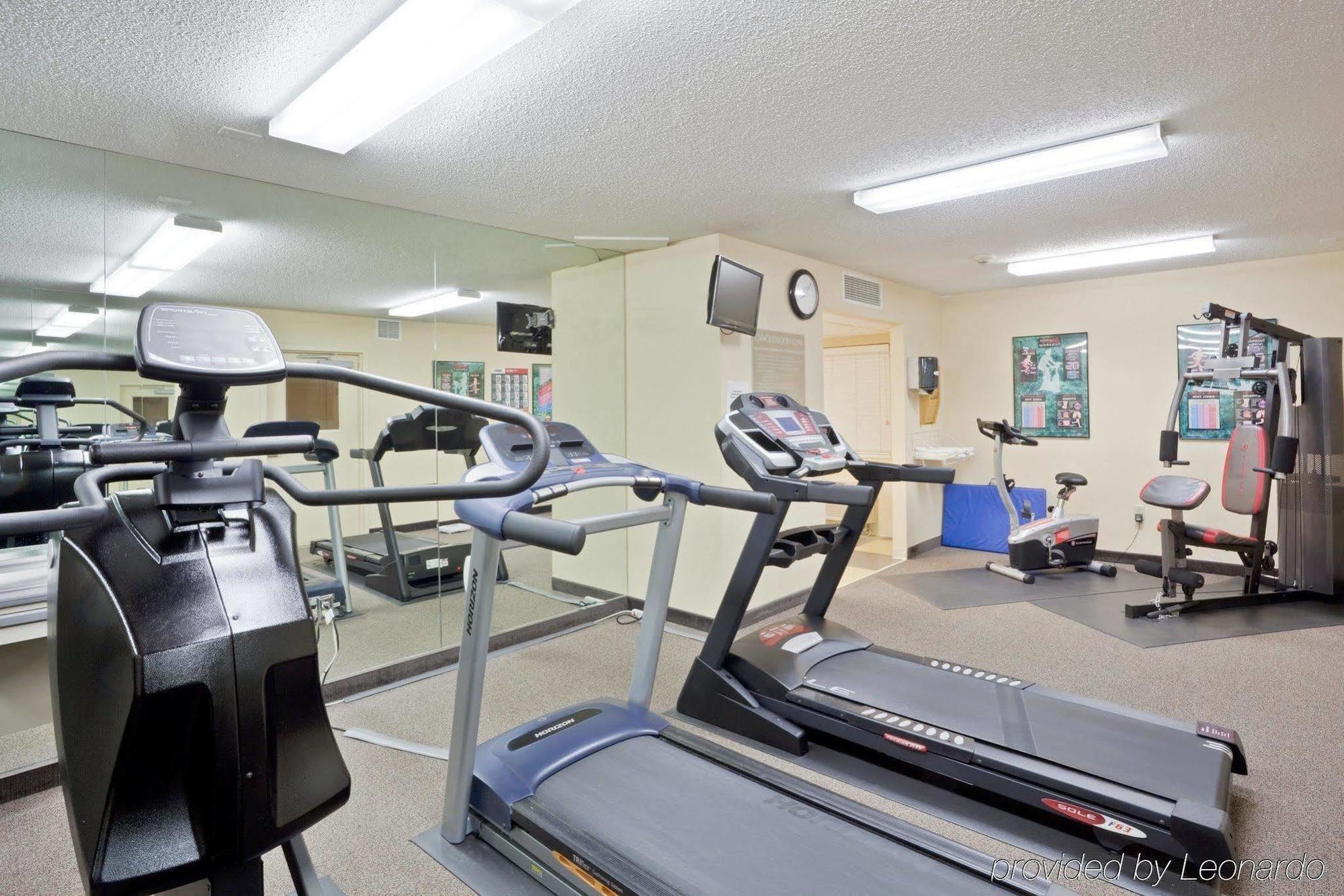 Candlewood Suites - Topeka West By Ihg Bagian luar foto