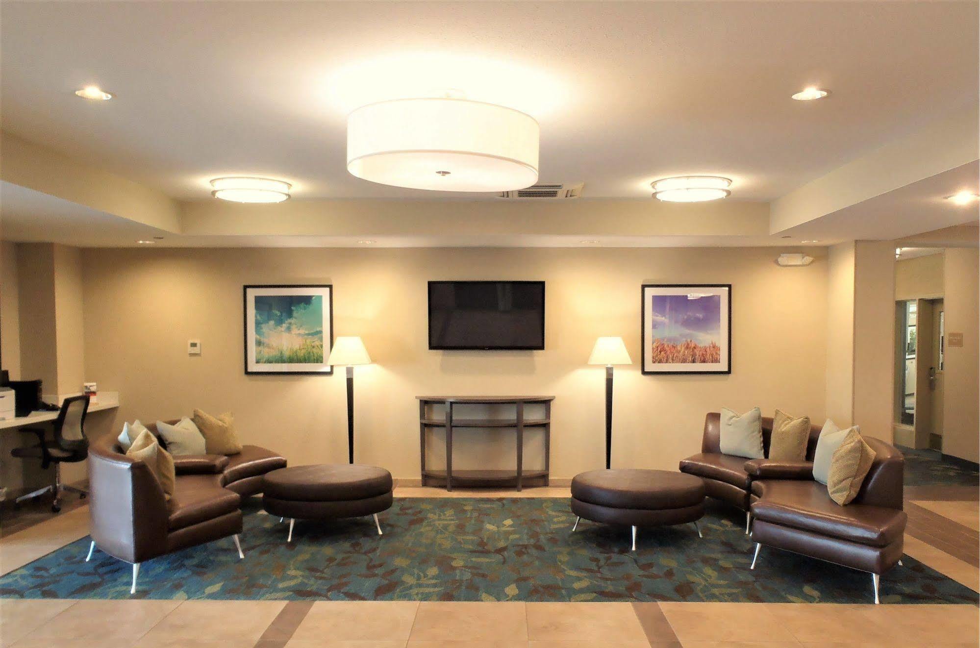 Candlewood Suites - Topeka West By Ihg Bagian luar foto