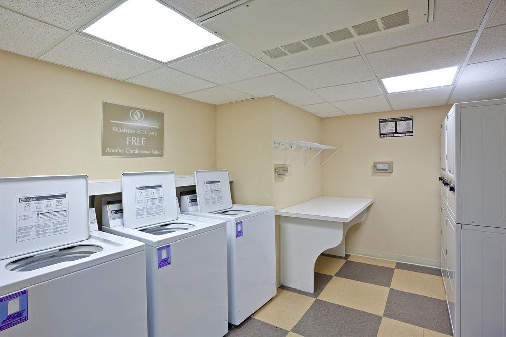 Candlewood Suites - Topeka West By Ihg Bagian luar foto